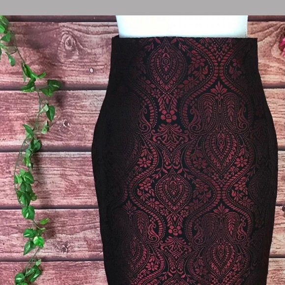 Pencil style Skirt - Picture 2 of 10